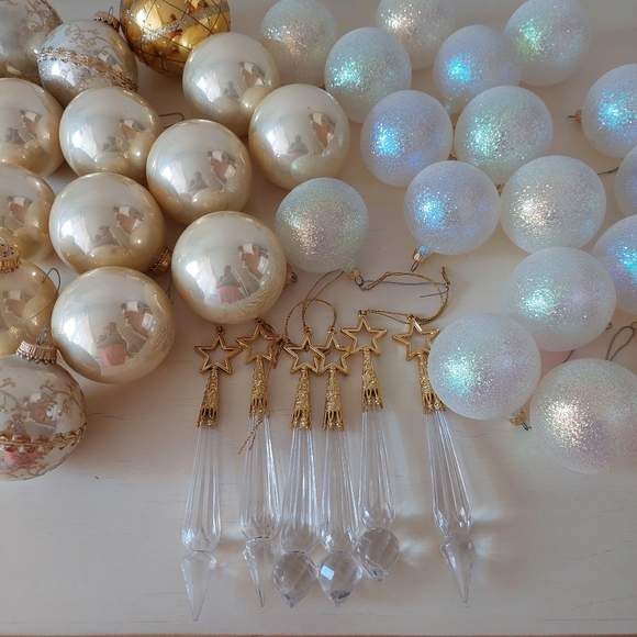 Vintage Christmas Ornaments - Picture 5 of 12